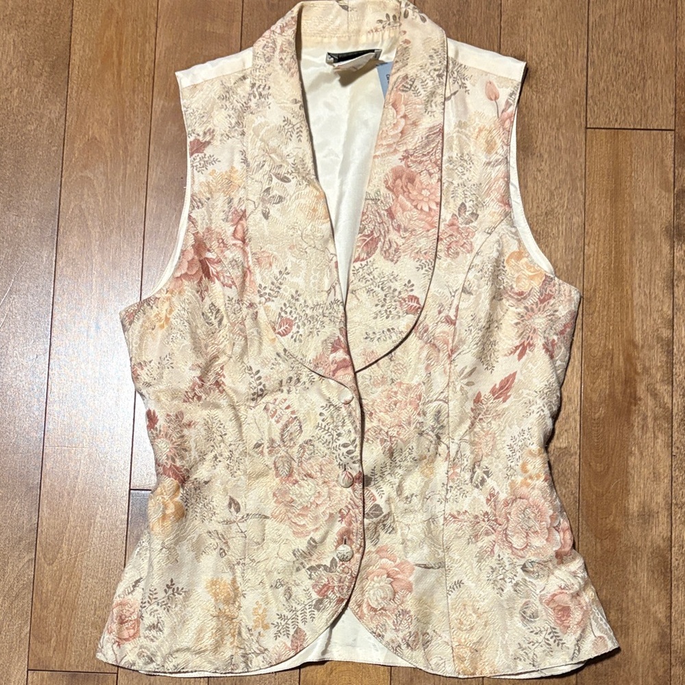 Vintage Floral Brocade Sleeveless Vest — Soft Cream & Blush Tapestry style